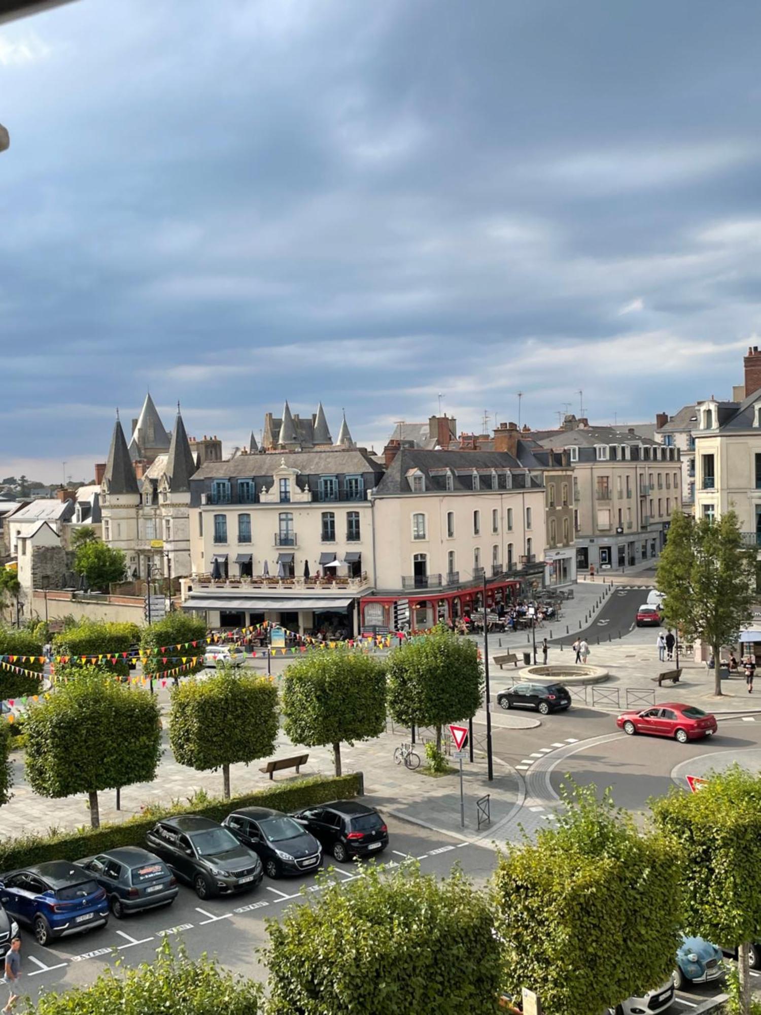 Studio Douillet Centre Vitre -Tout A Pied Luaran gambar